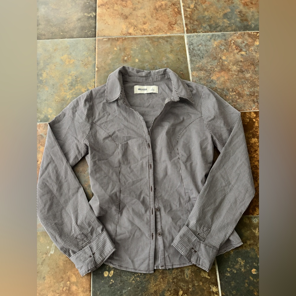Hollister Black and White Gingham Button Down Shirt